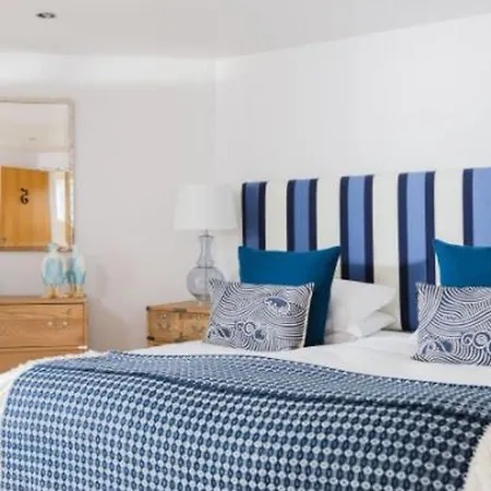 Otel The Old Quay House 4*